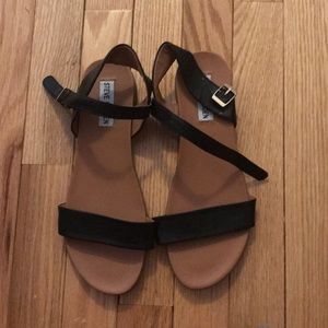 Never worn black Steve Madden sandals